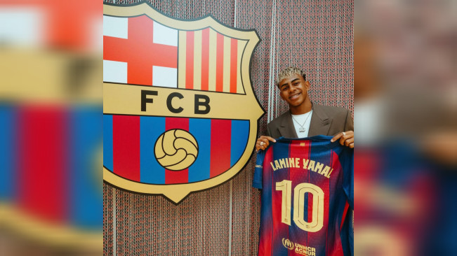 Lamine Yamal dengan jersey nomor 10. [Instagram]